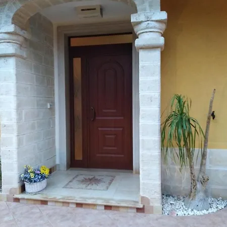 فيلة La Casa Di Pezze *
